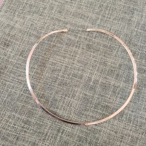 Gold Tone Wire Collar Necklace